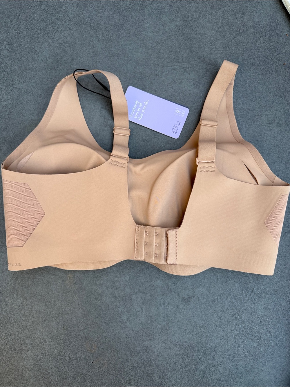 Honeylove CrossFlex Activity Bra Sand 36D/DD(E) NWT Wireless - Picture 2 of 5